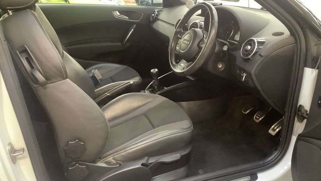 2015 AUDI A1 2015 AUDI A1