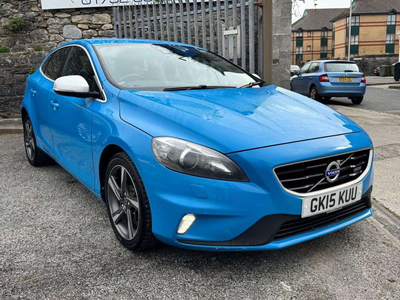 2015 VOLVO V40 2015 VOLVO V40