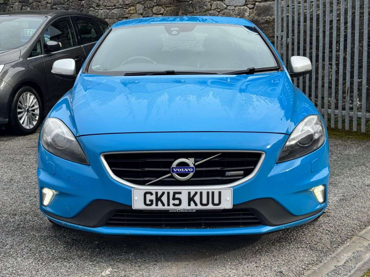 A 2015 VOLVO V40 2.0 D4 R-Design Lux Nav Hatchback 5dr Diesel Manual Euro 6 (s/s) (190 ps) A 2015 VOLVO V40 2.0 D4 R-Design Lux Nav Hatchback 5dr Diesel Manual Euro 6 (s/s) (190 ps)