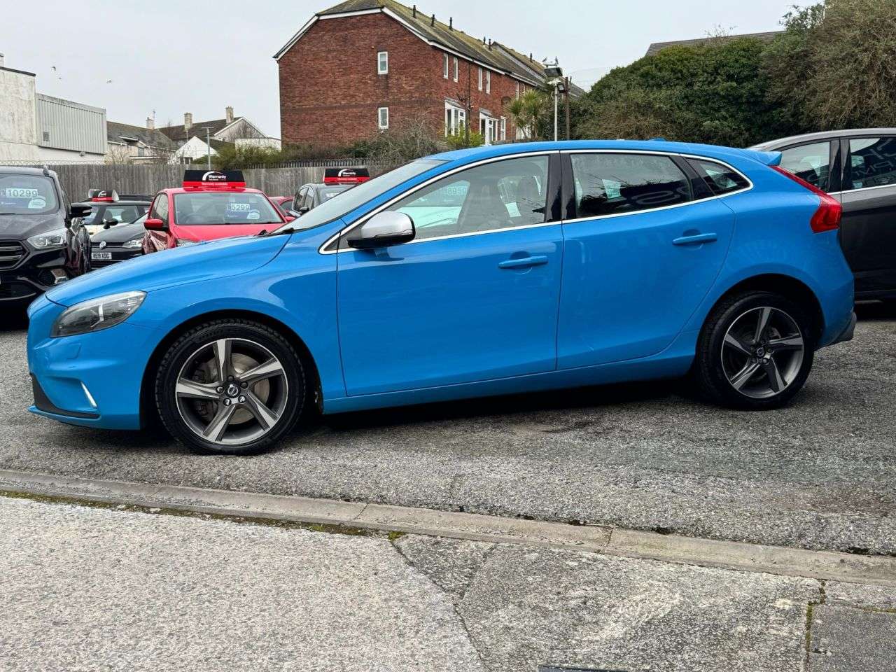 2015 VOLVO V40 2015 VOLVO V40