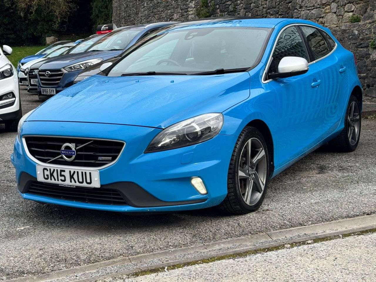 2015 VOLVO V40 2015 VOLVO V40