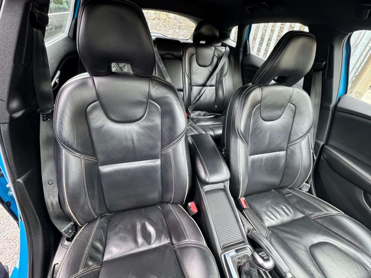 2015 VOLVO V40 2015 VOLVO V40