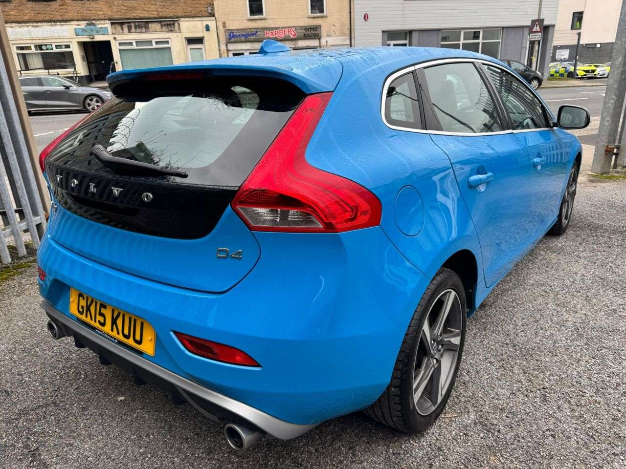 2015 VOLVO V40 2015 VOLVO V40