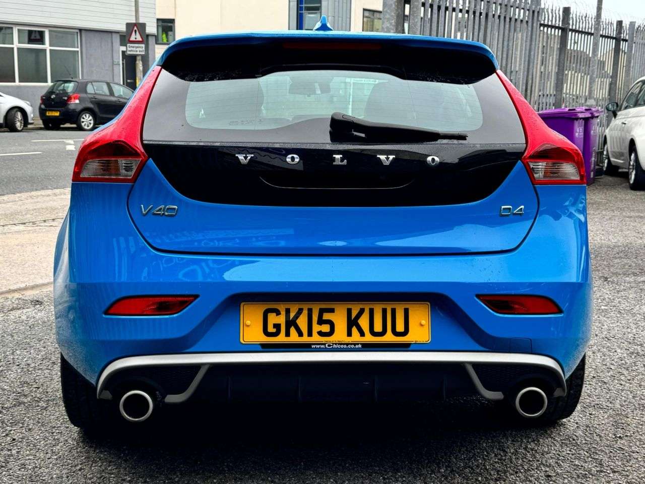 2015 VOLVO V40 2015 VOLVO V40