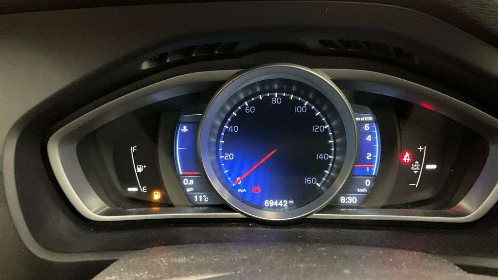 2016 VOLVO V40 2016 VOLVO V40