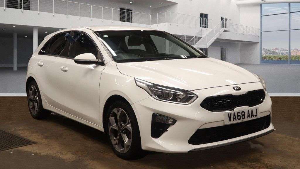 A 2019 KIA CEED 1.6 CRDi 3 Hatchback 5dr Diesel Manual Euro 6 (s/s) (114 bhp) A 2019 KIA CEED 1.6 CRDi 3 Hatchback 5dr Diesel Manual Euro 6 (s/s) (114 bhp)