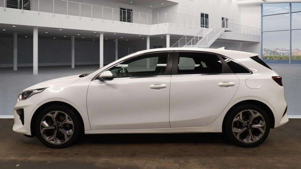 A 2019 KIA CEED 1.6 CRDi 3 Hatchback 5dr Diesel Manual Euro 6 (s/s) (114 bhp) A 2019 KIA CEED 1.6 CRDi 3 Hatchback 5dr Diesel Manual Euro 6 (s/s) (114 bhp)