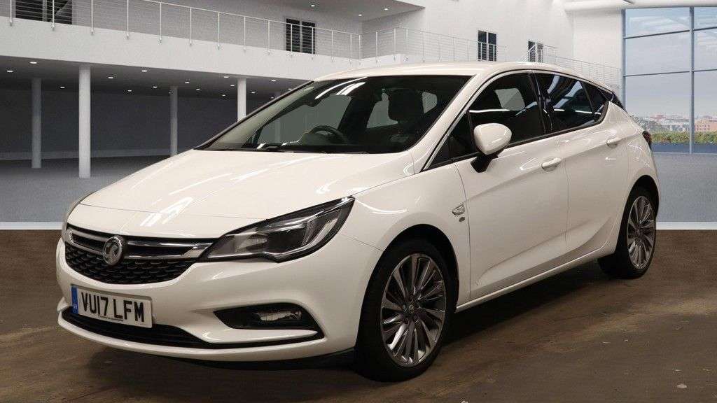 A 2017 VAUXHALL ASTRA 1.4i Turbo Elite Nav Hatchback 5dr Petrol Manual Euro 6 (150 ps) A 2017 VAUXHALL ASTRA 1.4i Turbo Elite Nav Hatchback 5dr Petrol Manual Euro 6 (150 ps)