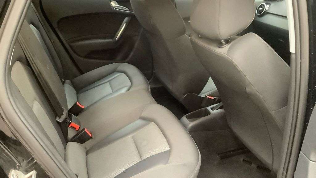 2016 AUDI A1 2016 AUDI A1