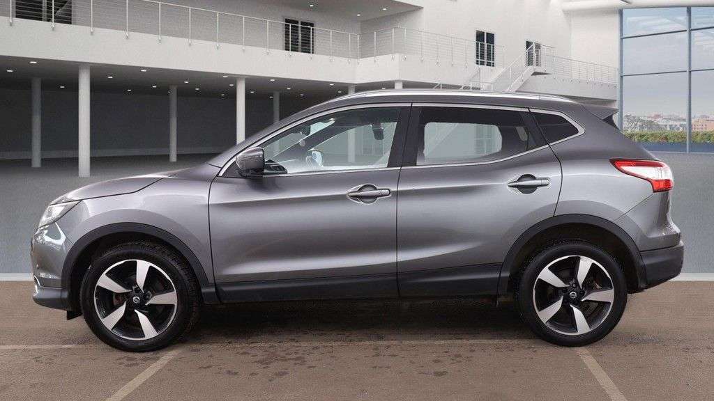 A 2016 NISSAN QASHQAI 1.6 DIG-T N-Vision SUV 5dr Petrol Manual 2WD Euro 6 (s/s) (163 ps) A 2016 NISSAN QASHQAI 1.6 DIG-T N-Vision SUV 5dr Petrol Manual 2WD Euro 6 (s/s) (163 ps)