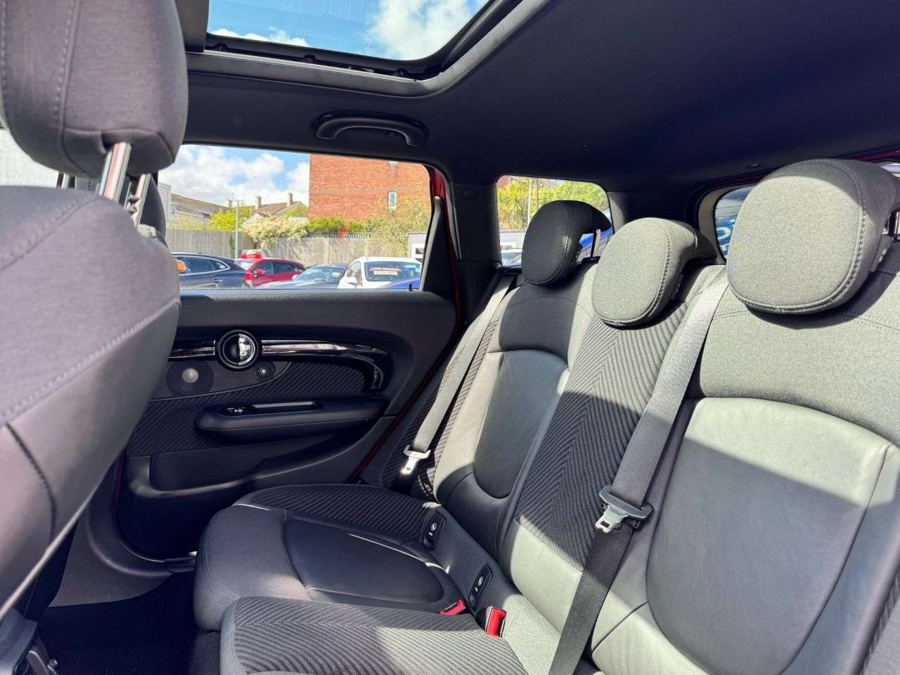 2017 MINI CLUBMAN 2017 MINI CLUBMAN