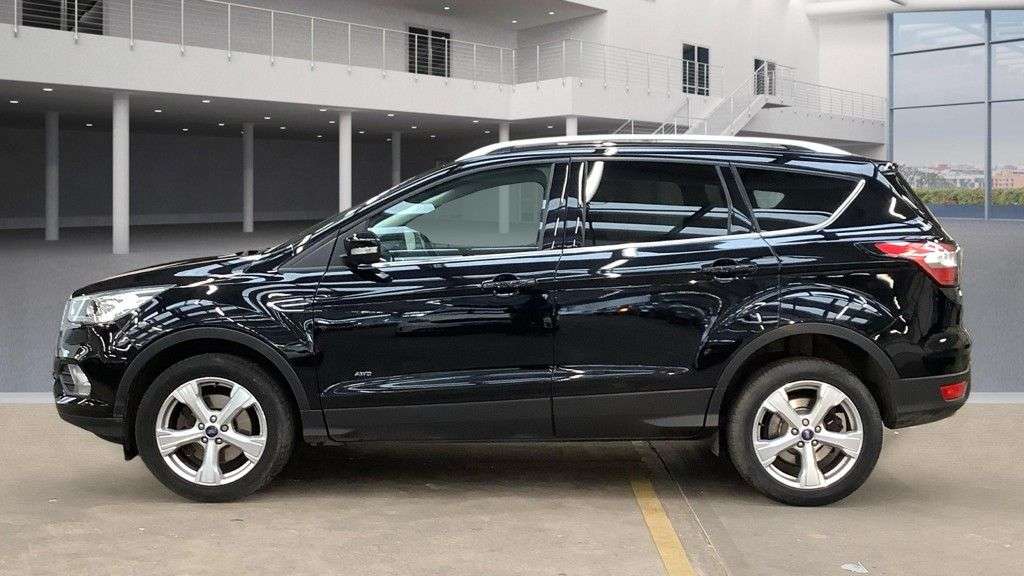 A 2017 FORD KUGA 2.0 TDCi Titanium SUV 5dr Diesel Manual AWD Euro 6 (s/s) (180 ps) A 2017 FORD KUGA 2.0 TDCi Titanium SUV 5dr Diesel Manual AWD Euro 6 (s/s) (180 ps)