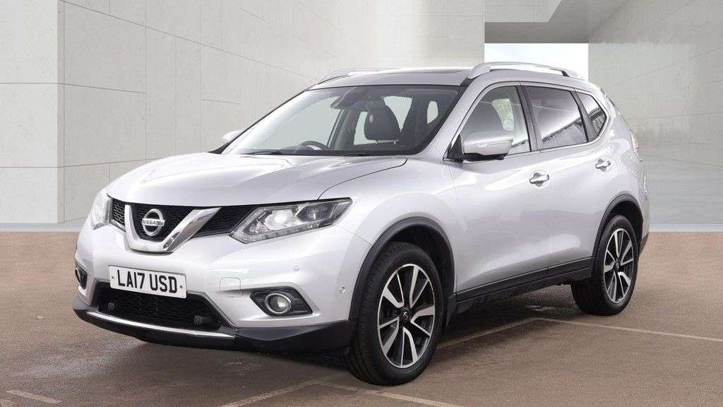 A 2017 NISSAN X-TRAIL 1.6 DIG-T Tekna SUV 5dr Petrol Manual Euro 6 (s/s) (163 ps) A 2017 NISSAN X-TRAIL 1.6 DIG-T Tekna SUV 5dr Petrol Manual Euro 6 (s/s) (163 ps)