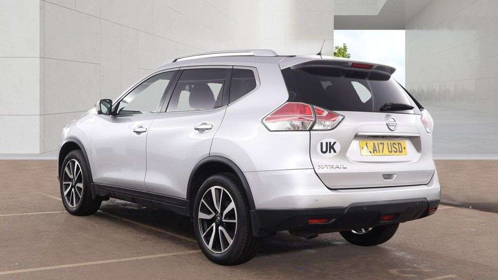 A 2017 NISSAN X-TRAIL 1.6 DIG-T Tekna SUV 5dr Petrol Manual Euro 6 (s/s) (163 ps) A 2017 NISSAN X-TRAIL 1.6 DIG-T Tekna SUV 5dr Petrol Manual Euro 6 (s/s) (163 ps)