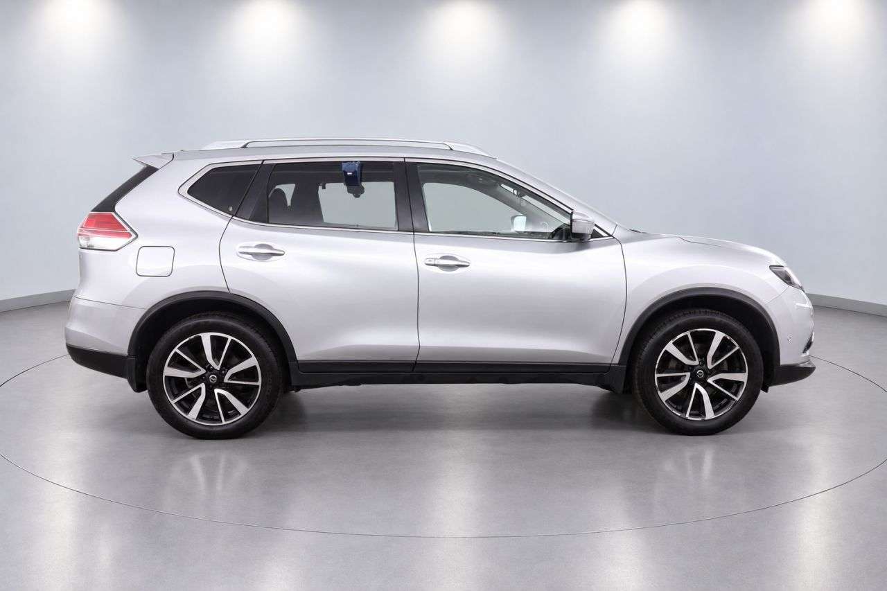 A 2017 NISSAN X-TRAIL 1.6 DIG-T Tekna SUV 5dr Petrol Manual Euro 6 (s/s) (163 ps) A 2017 NISSAN X-TRAIL 1.6 DIG-T Tekna SUV 5dr Petrol Manual Euro 6 (s/s) (163 ps)