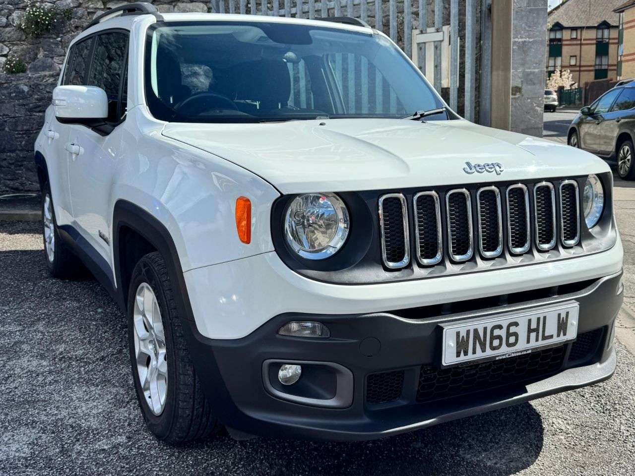 A 2016 JEEP RENEGADE 1.4T MultiAirII Longitude SUV 5dr Petrol Manual Euro 6 (s/s) (140 ps) A 2016 JEEP RENEGADE 1.4T MultiAirII Longitude SUV 5dr Petrol Manual Euro 6 (s/s) (140 ps)