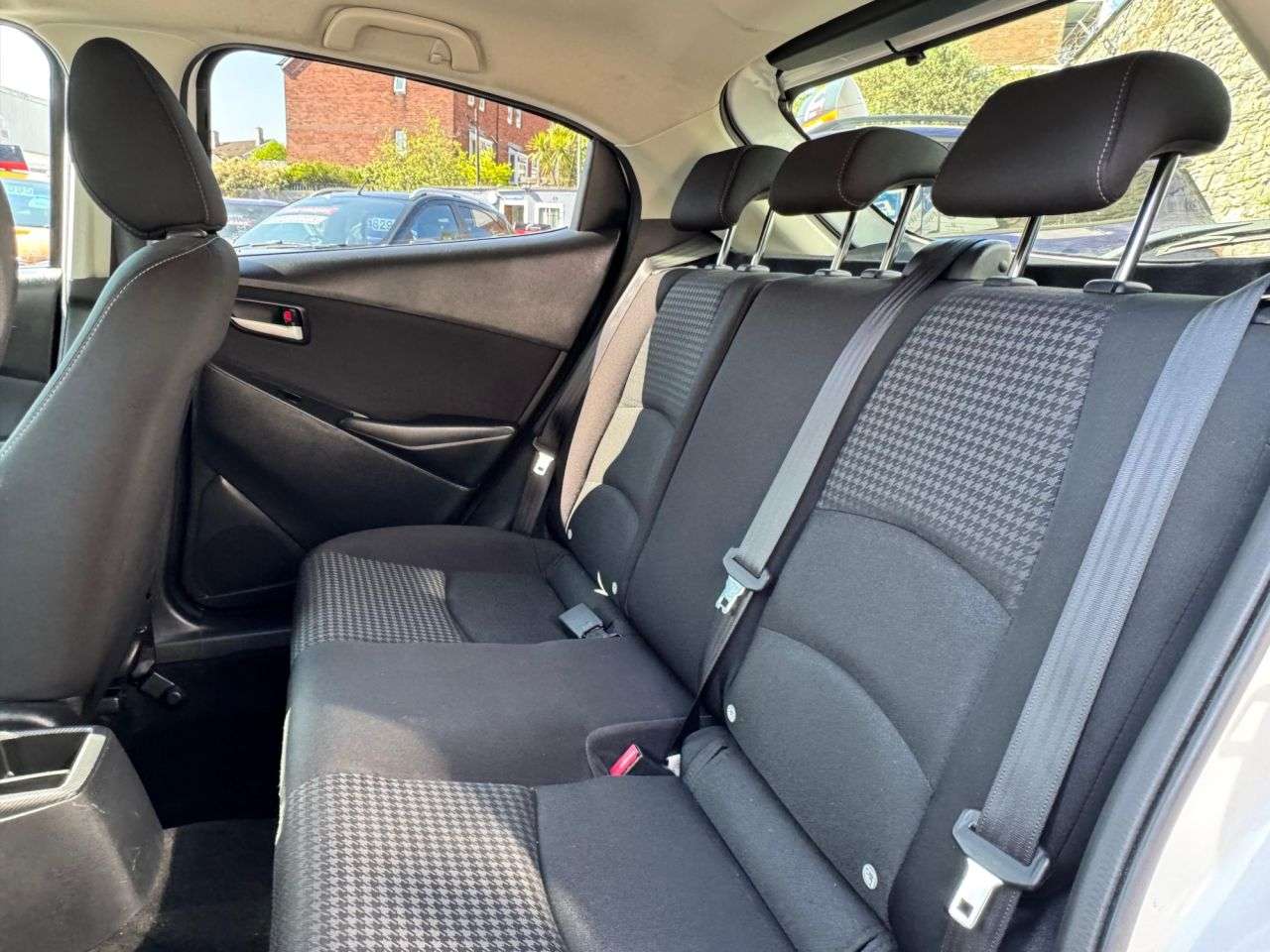 2017 MAZDA MAZDA2 2017 MAZDA MAZDA2