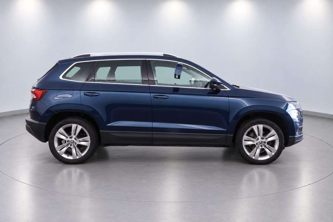A 2018 SKODA KAROQ 1.6 TDI SE L SUV 5dr Diesel DSG Euro 6 (s/s) (115 ps) A 2018 SKODA KAROQ 1.6 TDI SE L SUV 5dr Diesel DSG Euro 6 (s/s) (115 ps)