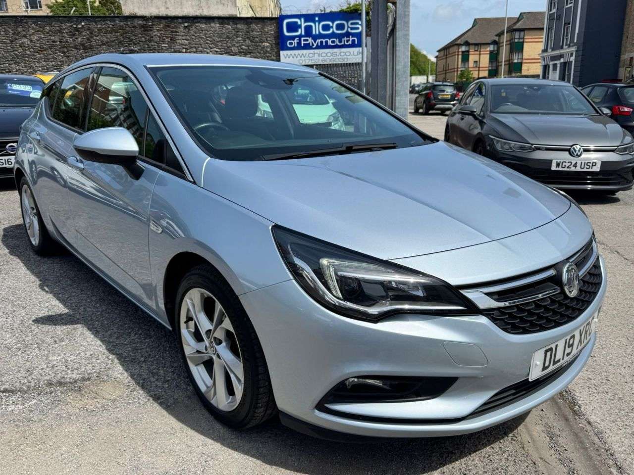 A 2019 VAUXHALL ASTRA 1.0i Turbo ecoTEC SRi Nav Hatchback 5dr Petrol Manual Euro 6 (s/s) (105 ps) A 2019 VAUXHALL ASTRA 1.0i Turbo ecoTEC SRi Nav Hatchback 5dr Petrol Manual Euro 6 (s/s) (105 ps)