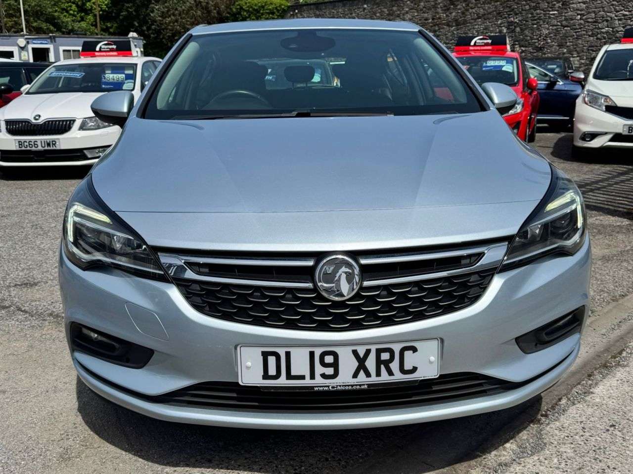 A 2019 VAUXHALL ASTRA 1.0i Turbo ecoTEC SRi Nav Hatchback 5dr Petrol Manual Euro 6 (s/s) (105 ps) A 2019 VAUXHALL ASTRA 1.0i Turbo ecoTEC SRi Nav Hatchback 5dr Petrol Manual Euro 6 (s/s) (105 ps)