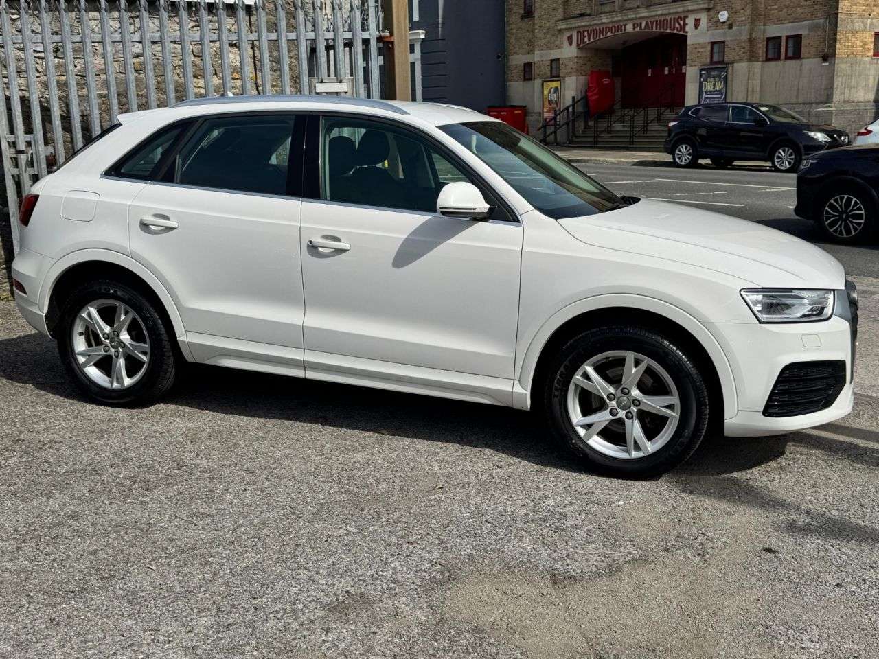 A 2017 AUDI Q3 1.4 TFSI CoD Sport SUV 5dr Petrol S Tronic Euro 6 (s/s) (150 ps) A 2017 AUDI Q3 1.4 TFSI CoD Sport SUV 5dr Petrol S Tronic Euro 6 (s/s) (150 ps)
