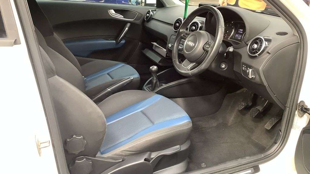2016 AUDI A1 2016 AUDI A1