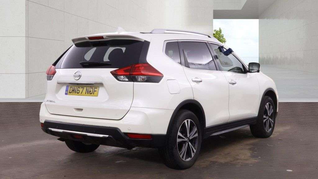 A 2017 NISSAN X-TRAIL 1.6 dCi N-Connecta SUV 5dr Diesel Manual Euro 6 (s/s) (130 ps) A 2017 NISSAN X-TRAIL 1.6 dCi N-Connecta SUV 5dr Diesel Manual Euro 6 (s/s) (130 ps)