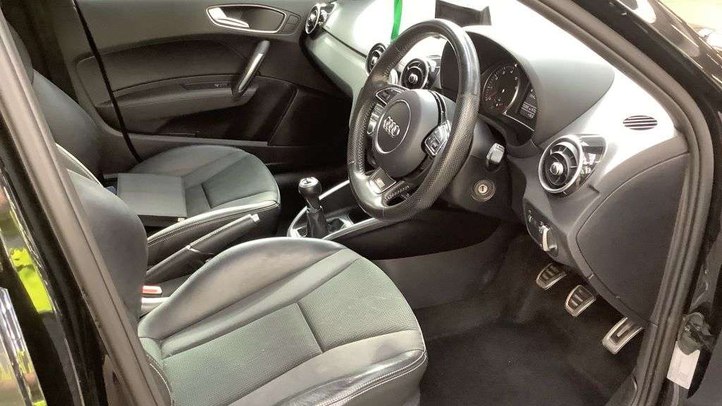 2017 AUDI A1 2017 AUDI A1