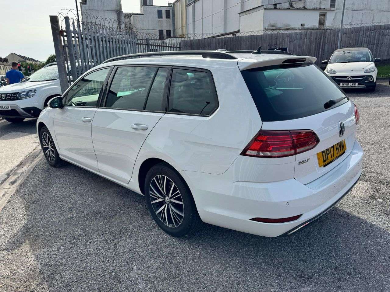 2017 VOLKSWAGEN GOLF 2017 VOLKSWAGEN GOLF