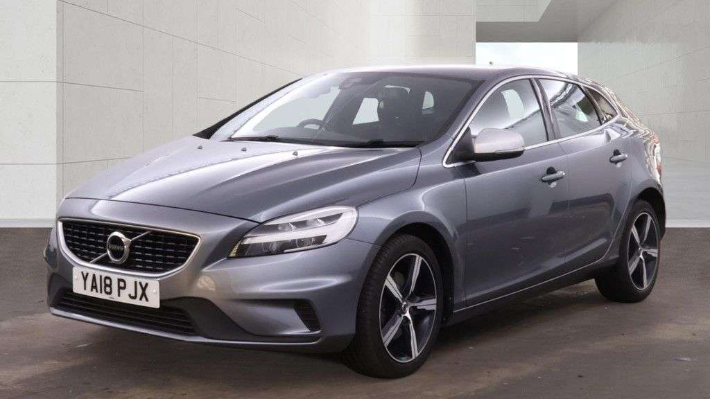 2018 VOLVO V40 2018 VOLVO V40