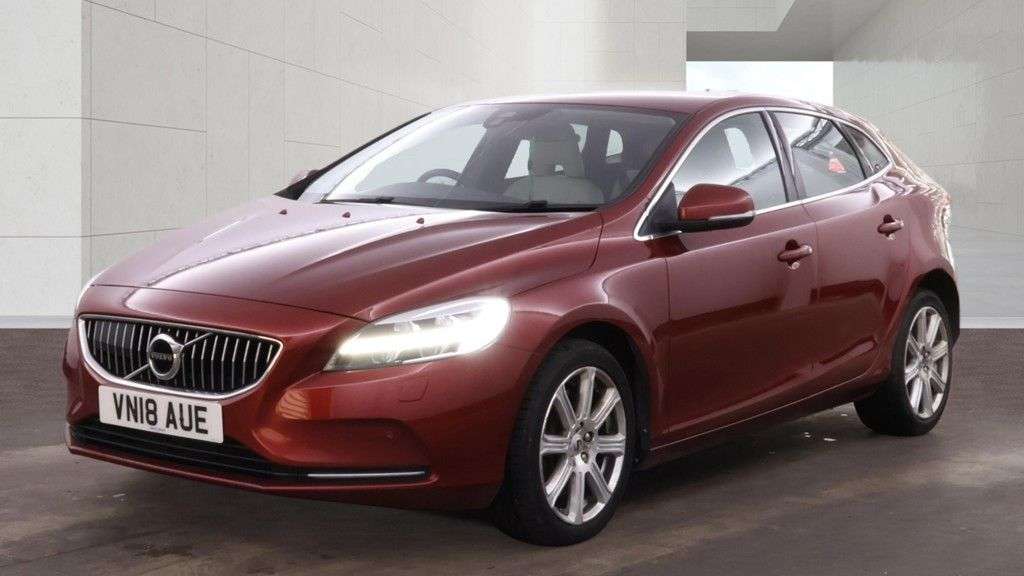 A 2018 VOLVO V40 2.0 D3 Inscription Hatchback 5dr Diesel Auto Euro 6 (s/s) (150 ps) A 2018 VOLVO V40 2.0 D3 Inscription Hatchback 5dr Diesel Auto Euro 6 (s/s) (150 ps)