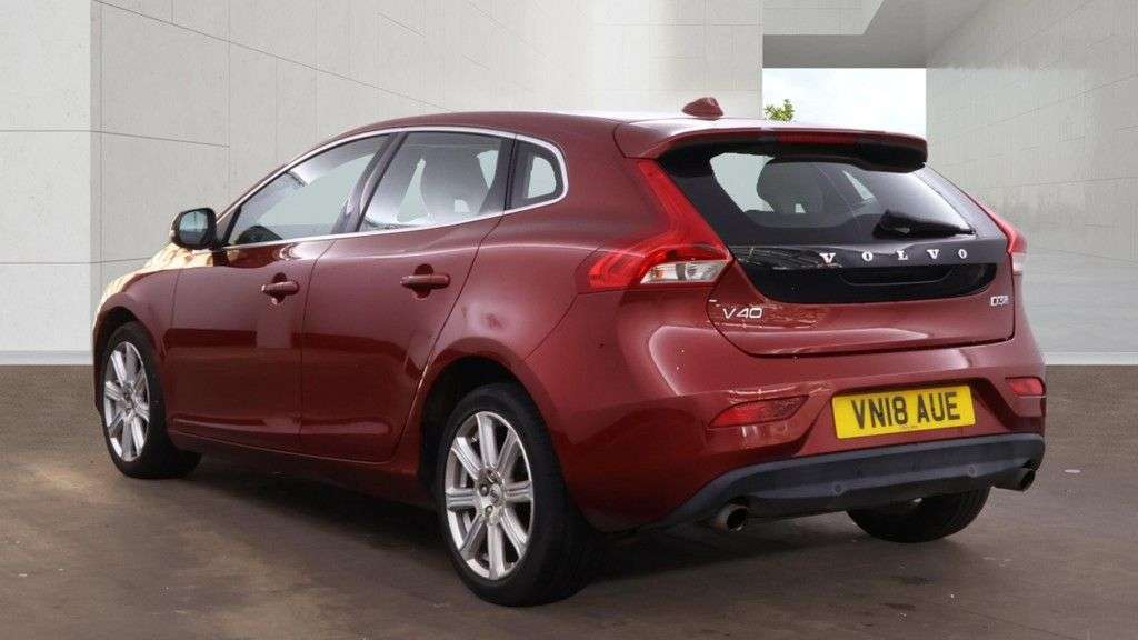 2018 VOLVO V40 2018 VOLVO V40