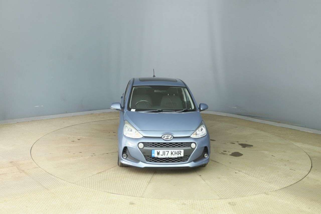 A 2017 HYUNDAI I10 1.2 Premium SE Hatchback 5dr Petrol Manual Euro 6 (87 ps) A 2017 HYUNDAI I10 1.2 Premium SE Hatchback 5dr Petrol Manual Euro 6 (87 ps)
