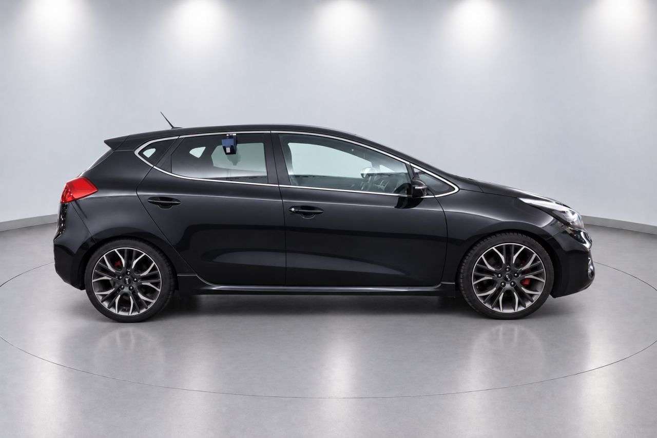 A 2015 KIA CEED 1.6 T-GDi GT Tech Hatchback 5dr Petrol Manual Euro 5 (201 bhp) A 2015 KIA CEED 1.6 T-GDi GT Tech Hatchback 5dr Petrol Manual Euro 5 (201 bhp)