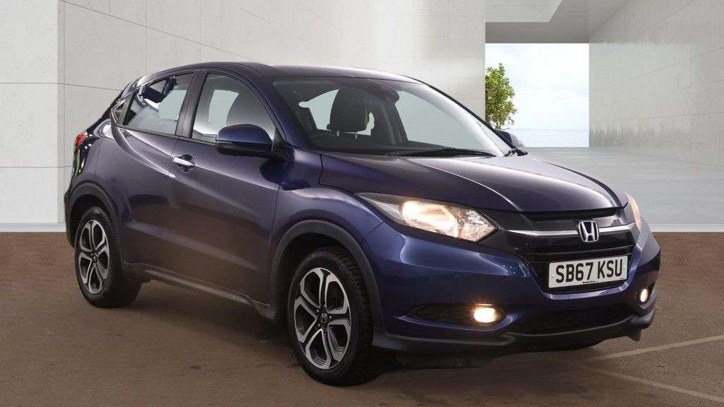 A 2017 HONDA HR-V 1.6 i-DTEC SE SUV 5dr Diesel Manual Euro 6 (s/s) (120 ps) A 2017 HONDA HR-V 1.6 i-DTEC SE SUV 5dr Diesel Manual Euro 6 (s/s) (120 ps)