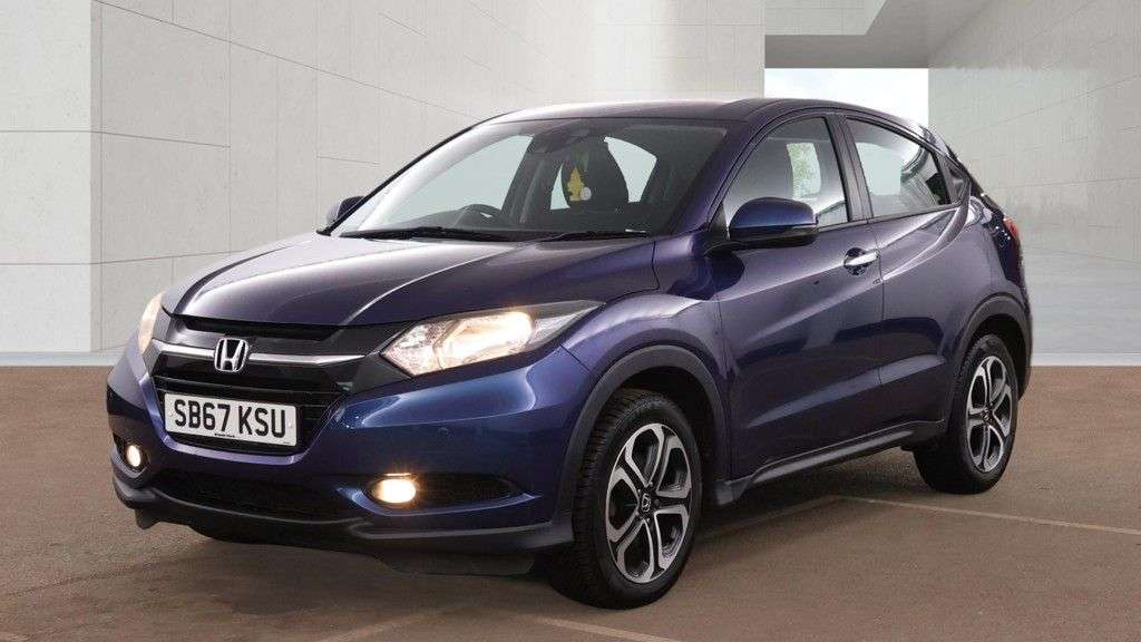 A 2017 HONDA HR-V 1.6 i-DTEC SE SUV 5dr Diesel Manual Euro 6 (s/s) (120 ps) A 2017 HONDA HR-V 1.6 i-DTEC SE SUV 5dr Diesel Manual Euro 6 (s/s) (120 ps)