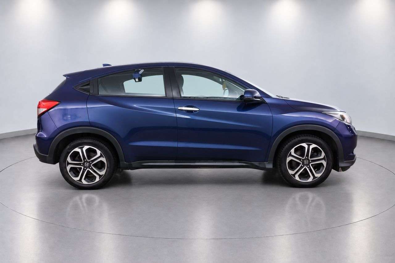 A 2017 HONDA HR-V 1.6 i-DTEC SE SUV 5dr Diesel Manual Euro 6 (s/s) (120 ps) A 2017 HONDA HR-V 1.6 i-DTEC SE SUV 5dr Diesel Manual Euro 6 (s/s) (120 ps)