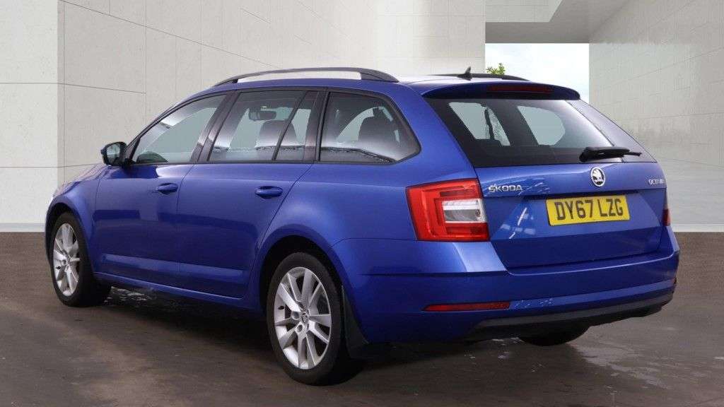 A 2017 SKODA OCTAVIA 1.4 TSI SE L Estate 5dr Petrol DSG Euro 6 (s/s) (150 ps) A 2017 SKODA OCTAVIA 1.4 TSI SE L Estate 5dr Petrol DSG Euro 6 (s/s) (150 ps)