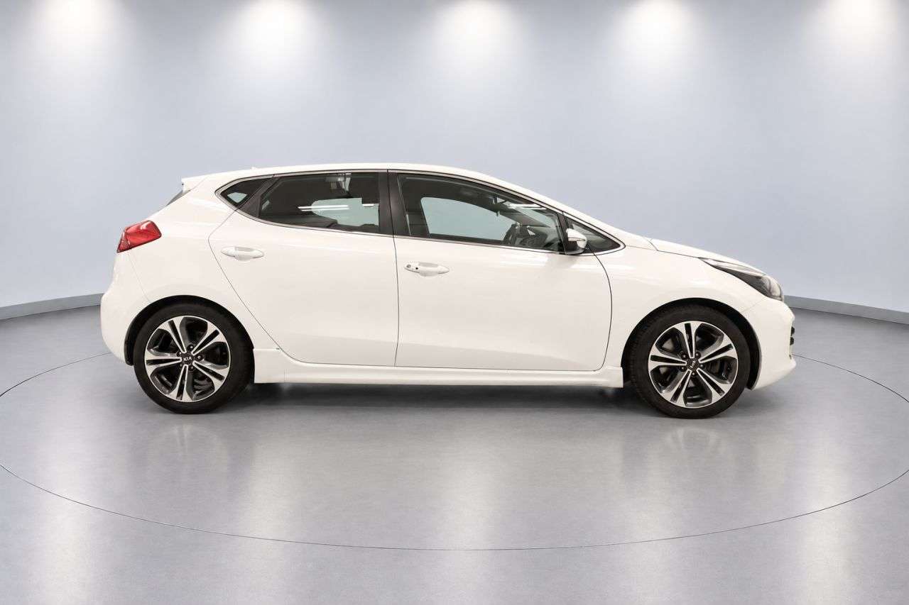 A 2018 KIA CEED 1.6 CRDi GT-Line Hatchback 5dr Diesel Manual Euro 6 (s/s) (134 bhp) A 2018 KIA CEED 1.6 CRDi GT-Line Hatchback 5dr Diesel Manual Euro 6 (s/s) (134 bhp)