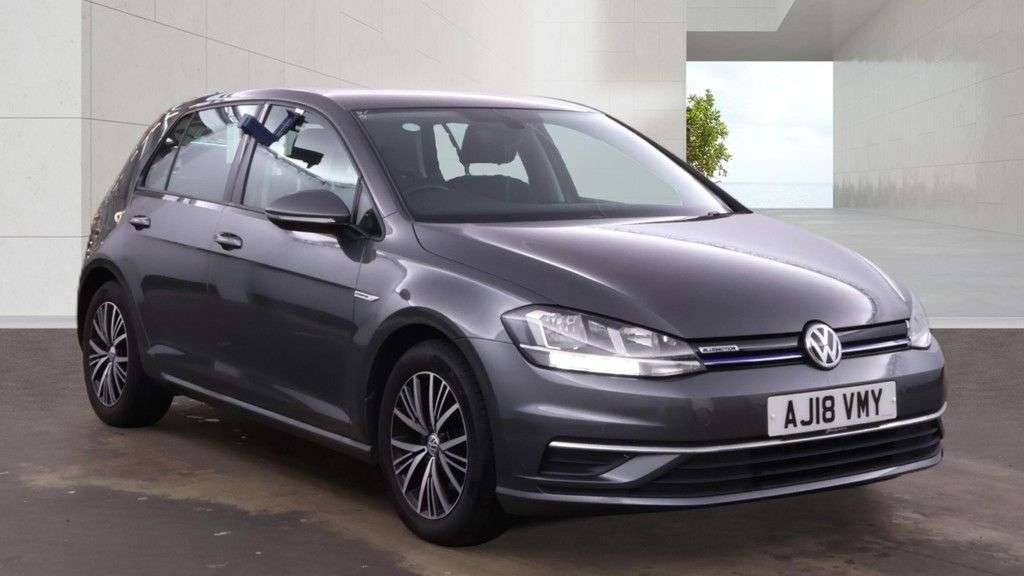 A 2018 VOLKSWAGEN GOLF 1.5 TSI EVO SE Nav Hatchback 5dr Petrol Manual Euro 6 (s/s) (130 ps) A 2018 VOLKSWAGEN GOLF 1.5 TSI EVO SE Nav Hatchback 5dr Petrol Manual Euro 6 (s/s) (130 ps)