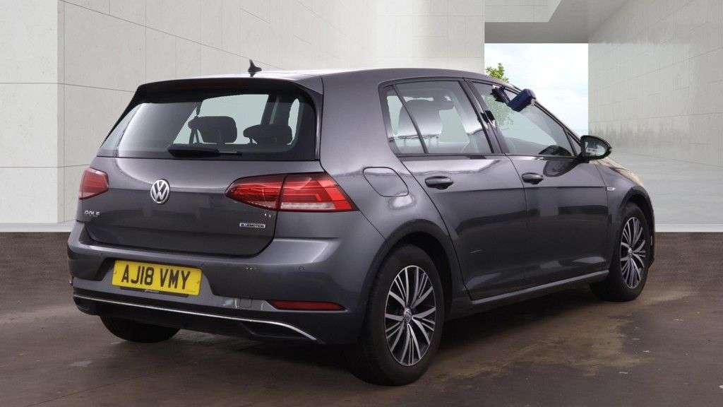 A 2018 VOLKSWAGEN GOLF 1.5 TSI EVO SE Nav Hatchback 5dr Petrol Manual Euro 6 (s/s) (130 ps) A 2018 VOLKSWAGEN GOLF 1.5 TSI EVO SE Nav Hatchback 5dr Petrol Manual Euro 6 (s/s) (130 ps)