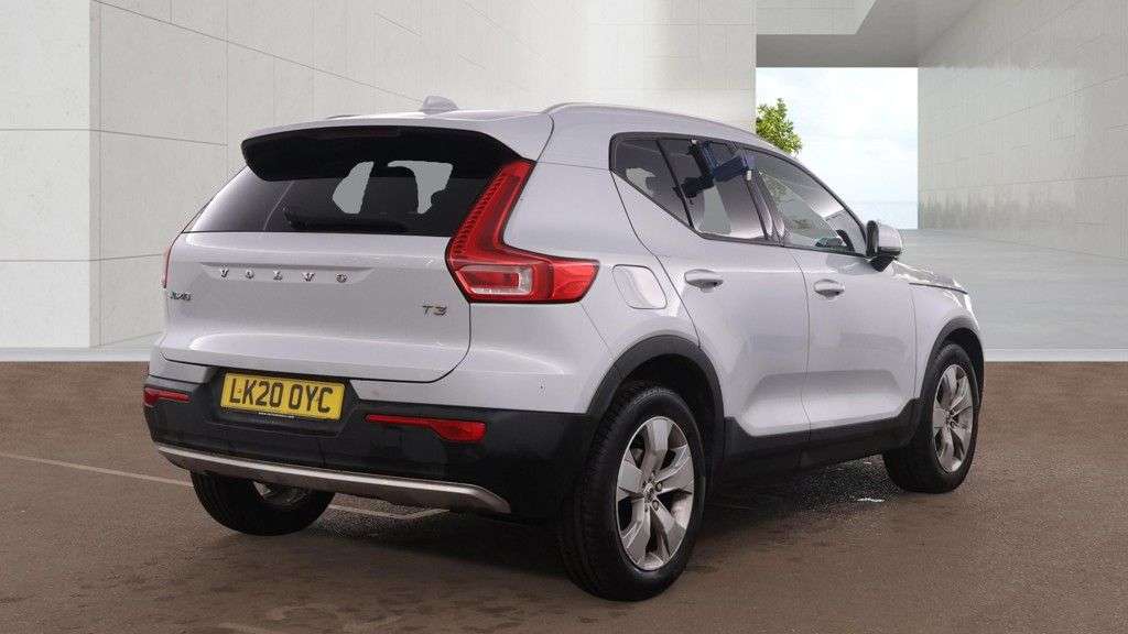 A 2020 VOLVO XC40 1.5 T3 Momentum SUV 5dr Petrol Manual Euro 6 (s/s) (163 ps) A 2020 VOLVO XC40 1.5 T3 Momentum SUV 5dr Petrol Manual Euro 6 (s/s) (163 ps)