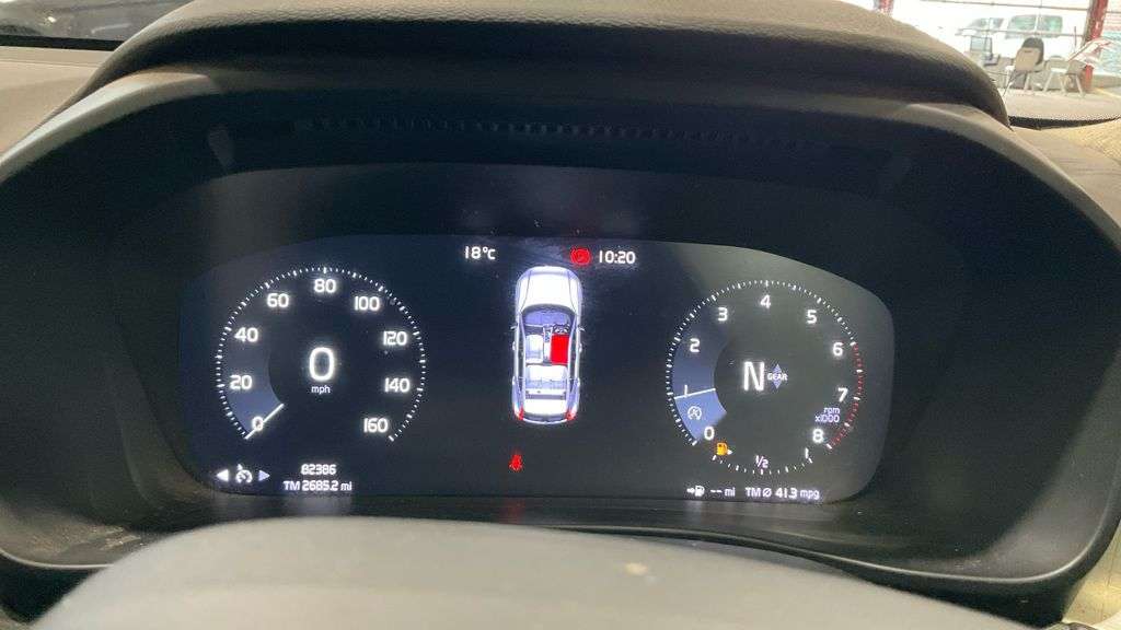 2020 VOLVO XC40 2020 VOLVO XC40