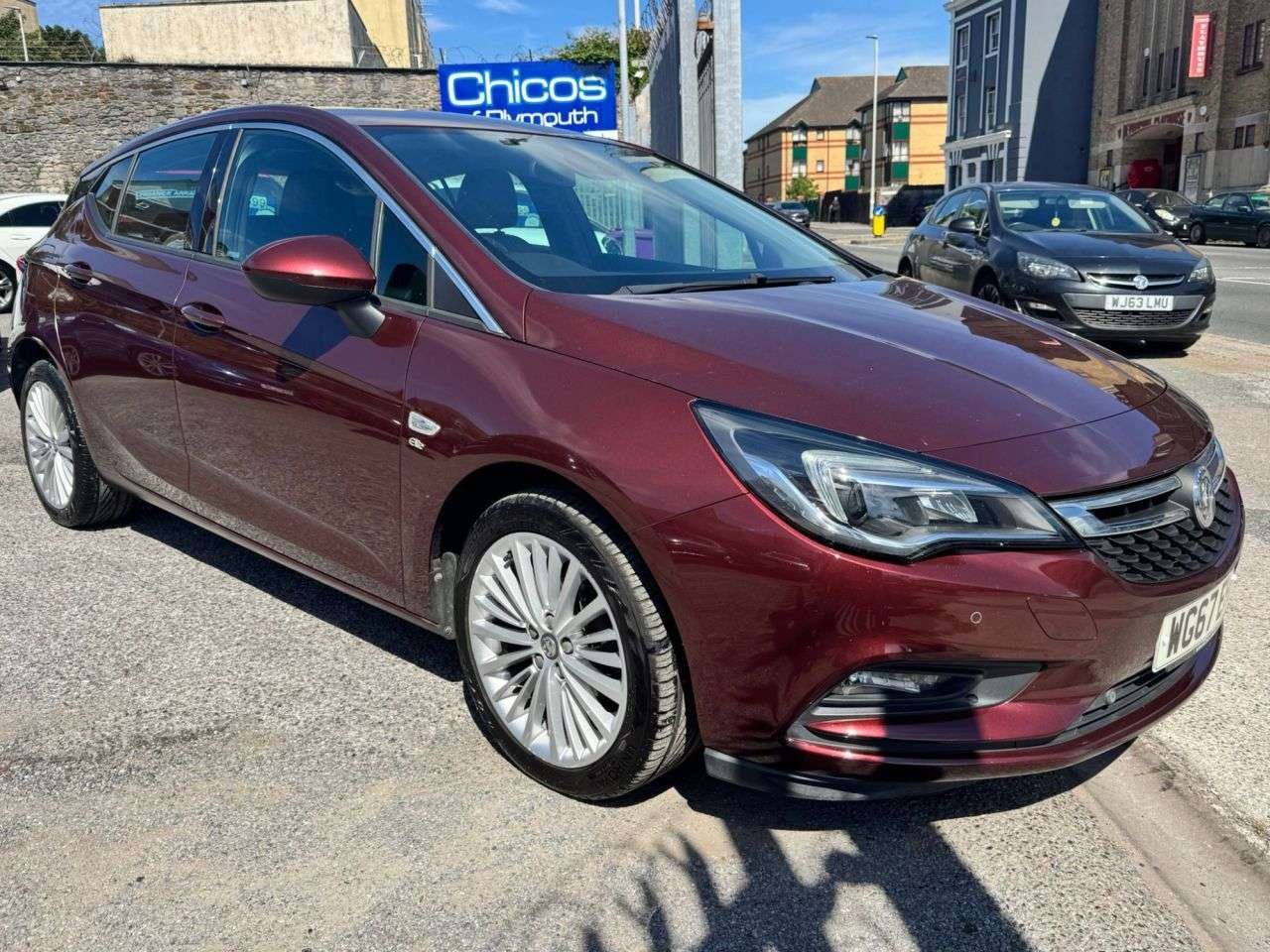 A 2017 VAUXHALL ASTRA 1.4i Turbo Elite Hatchback 5dr Petrol Auto Euro 6 (s/s) (150 ps) A 2017 VAUXHALL ASTRA 1.4i Turbo Elite Hatchback 5dr Petrol Auto Euro 6 (s/s) (150 ps)