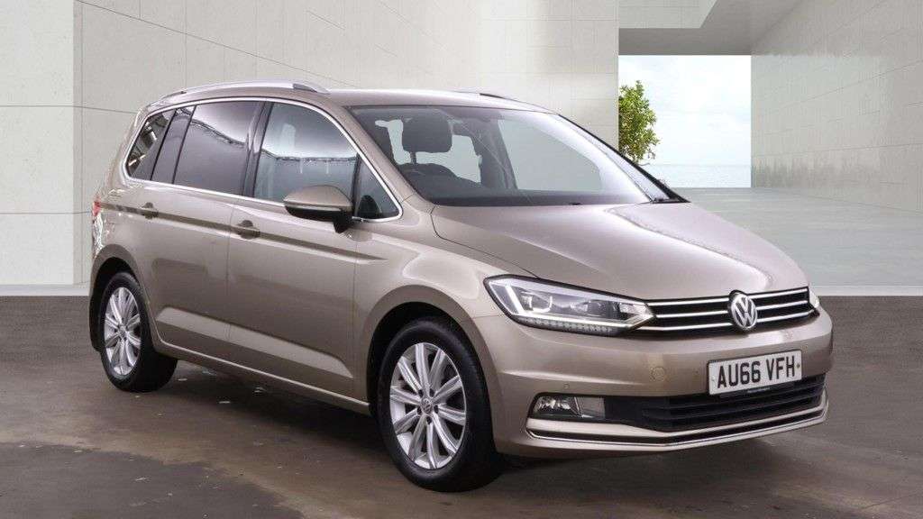 A 2016 VOLKSWAGEN TOURAN 2.0 TDI BlueMotion Tech SEL MPV 5dr Diesel Manual Euro 6 (s/s) (150 ps) A 2016 VOLKSWAGEN TOURAN 2.0 TDI BlueMotion Tech SEL MPV 5dr Diesel Manual Euro 6 (s/s) (150 ps)