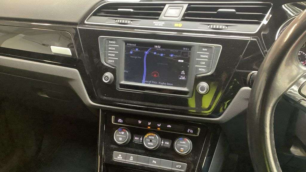 2016 VOLKSWAGEN TOURAN 2016 VOLKSWAGEN TOURAN