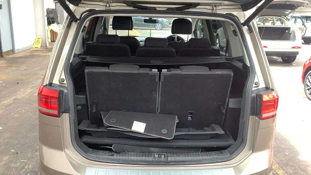 2016 VOLKSWAGEN TOURAN 2016 VOLKSWAGEN TOURAN