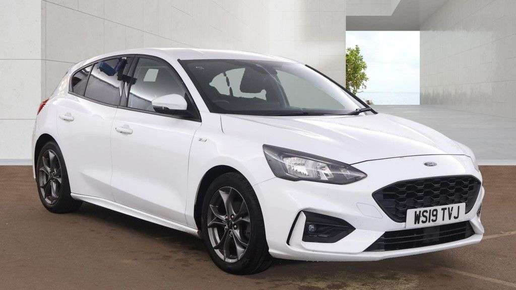 A 2019 FORD FOCUS 1.5 EcoBlue ST-Line Hatchback 5dr Diesel Manual Euro 6 (s/s) (120 ps) A 2019 FORD FOCUS 1.5 EcoBlue ST-Line Hatchback 5dr Diesel Manual Euro 6 (s/s) (120 ps)