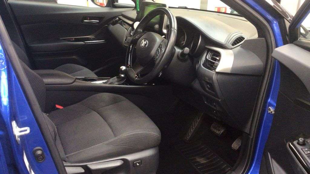 2019 TOYOTA C-HR 2019 TOYOTA C-HR