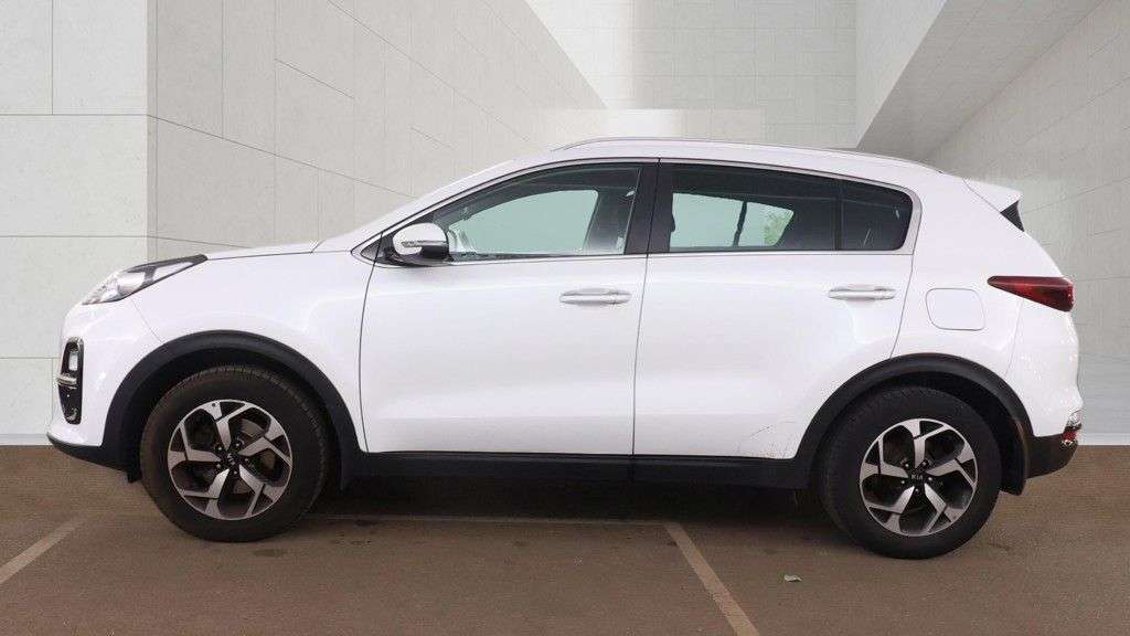 A 2019 KIA SPORTAGE 1.6 GDi 2 SUV 5dr Petrol Manual Euro 6 (s/s) (130 bhp) A 2019 KIA SPORTAGE 1.6 GDi 2 SUV 5dr Petrol Manual Euro 6 (s/s) (130 bhp)